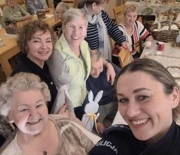 Seniorzy uczyli się, jak nie dać się oszukać. Przy okazji pochwalili się przygotowaniami do świąt