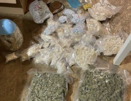 Na strychu ukrywał kilkanaście kilogramów narkotyków. Kryminalni z Wejherowa zatrzymali 42-latka