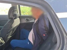 Dokonali rozboju, zatopili auto w jeziorze. Zarzuty dostał też pokrzywdzony