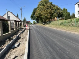 Trwają prace remontowe drogi wojewódzkiej. Mieszkańcy długo na to czekali