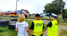 Bezpieczny Piątek w Zblewie i Pinczynie. Policja i PKP edukują kierowców