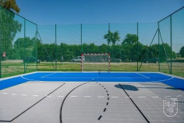 Nowe boisko wielofunkcyjne w Gniszewie w gminie Tczew już gotowe