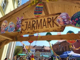 Kolorowe stragany i świąteczne atrakcje. Wielkanocny jarmark przyciągnął mieszkańców