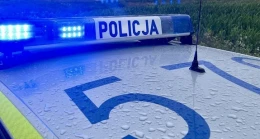 Silne opady i porywisty wiatr to zagrożenie. Policjanci ostrzegają