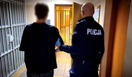 Wandal w Starogardzie Gdańskim: Mężczyzna rozbił szybę na przystanku autobusowym