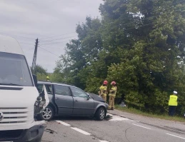 Trzy auta zderzyły się na krajówce! Policja wyjaśnia przyczyny