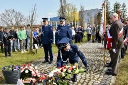 Uczcili pamięć ofiar Zbrodni Katyńskiej. Policjanci oddali hołd zamordowanym funkcjonariuszom