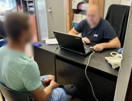 Ukradł fundacji prasę do przypinek. Oddał ją do lombardu