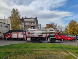 Awaria autobusu i zalana ulica. Interwencje straży pożarnej