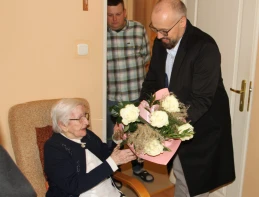 'Niech żyje nam 200 lat!' Setne urodziny mieszkanki Tczewa