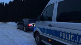 Kierowca testował poślizgi. Policja ukarała go mandatem