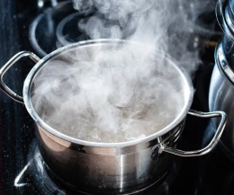 Woda do spożycia tylko po przegotowaniu. 'Stwierdzono podwyższoną liczbę bakterii'