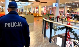 Sezon wyprzedaży. Jak kupować bezpiecznie w sklepach i online?