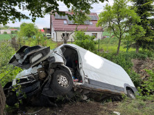 Bus uderzył w drzewo. Kierowca zginął na miejscu