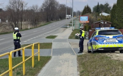 Tłoczniej na drogach podczas powrotów. Policja przypomina o bezpieczeństwie