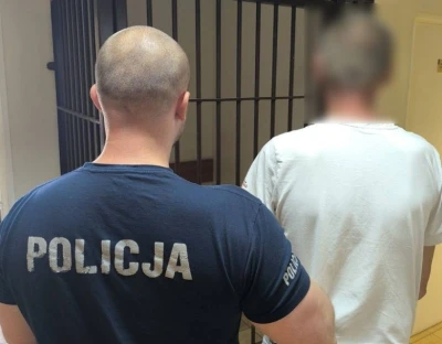 Niedopałek papierosa wywołał pożar pasażu