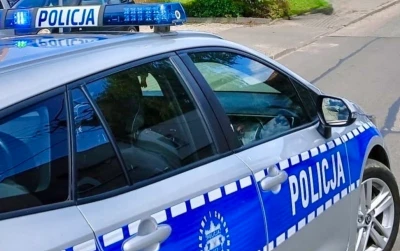 Dwa samochody zderzyły się na rondzie