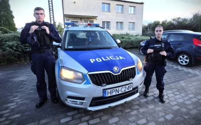 Nieprzytomny mężczyzna znaleziony w budynku. Pomoc nadeszła przed przyjazdem ratowników