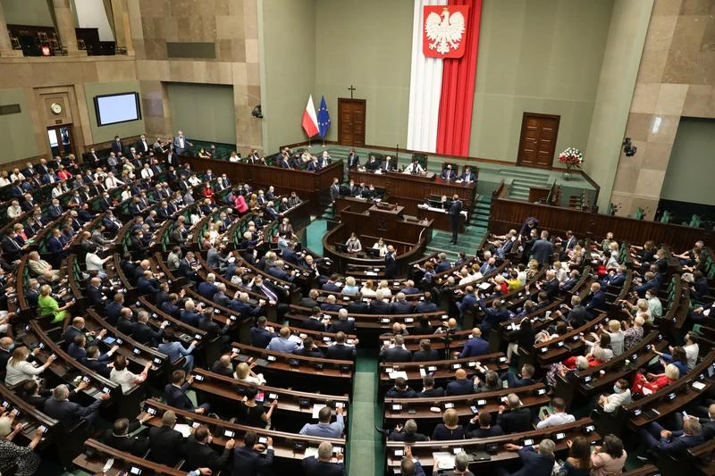 Dokument trafi teraz do Sejmu i Senatu, gdzie przejdzie kolejne etapy procesu legislacyjnego/źródło:  sejm.gov.pl