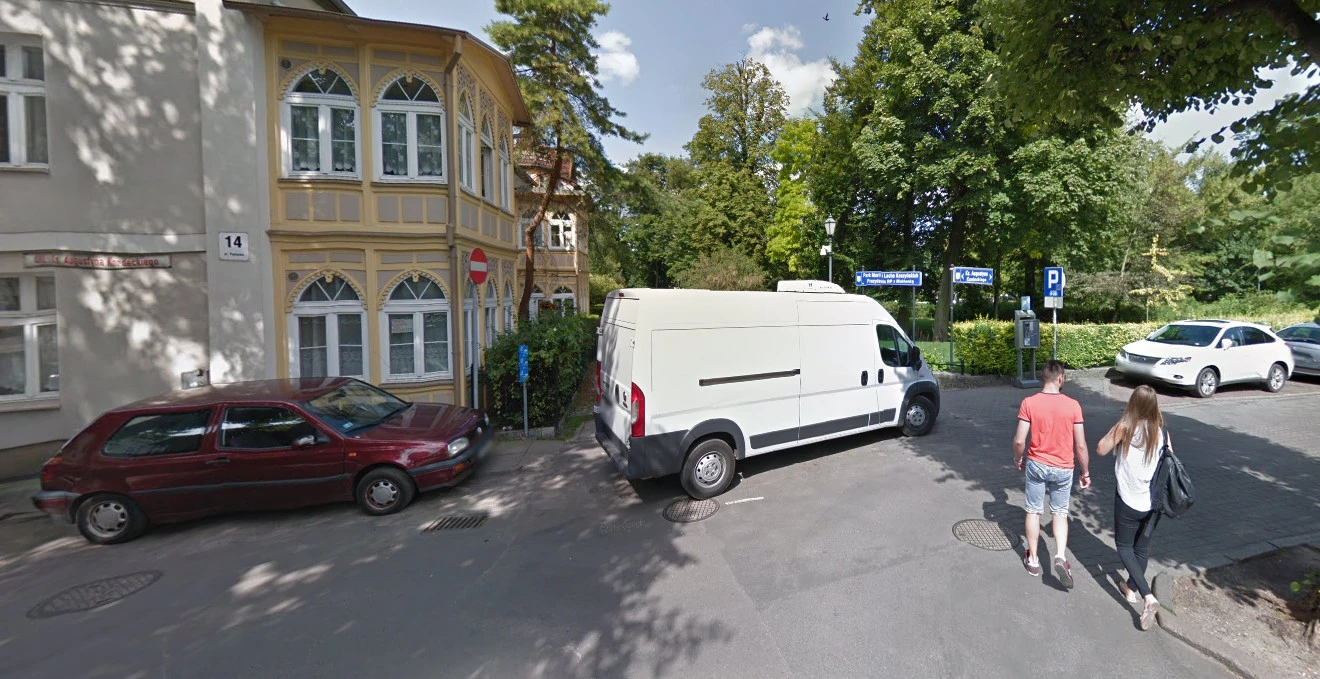 Źródło: Google Street Views 